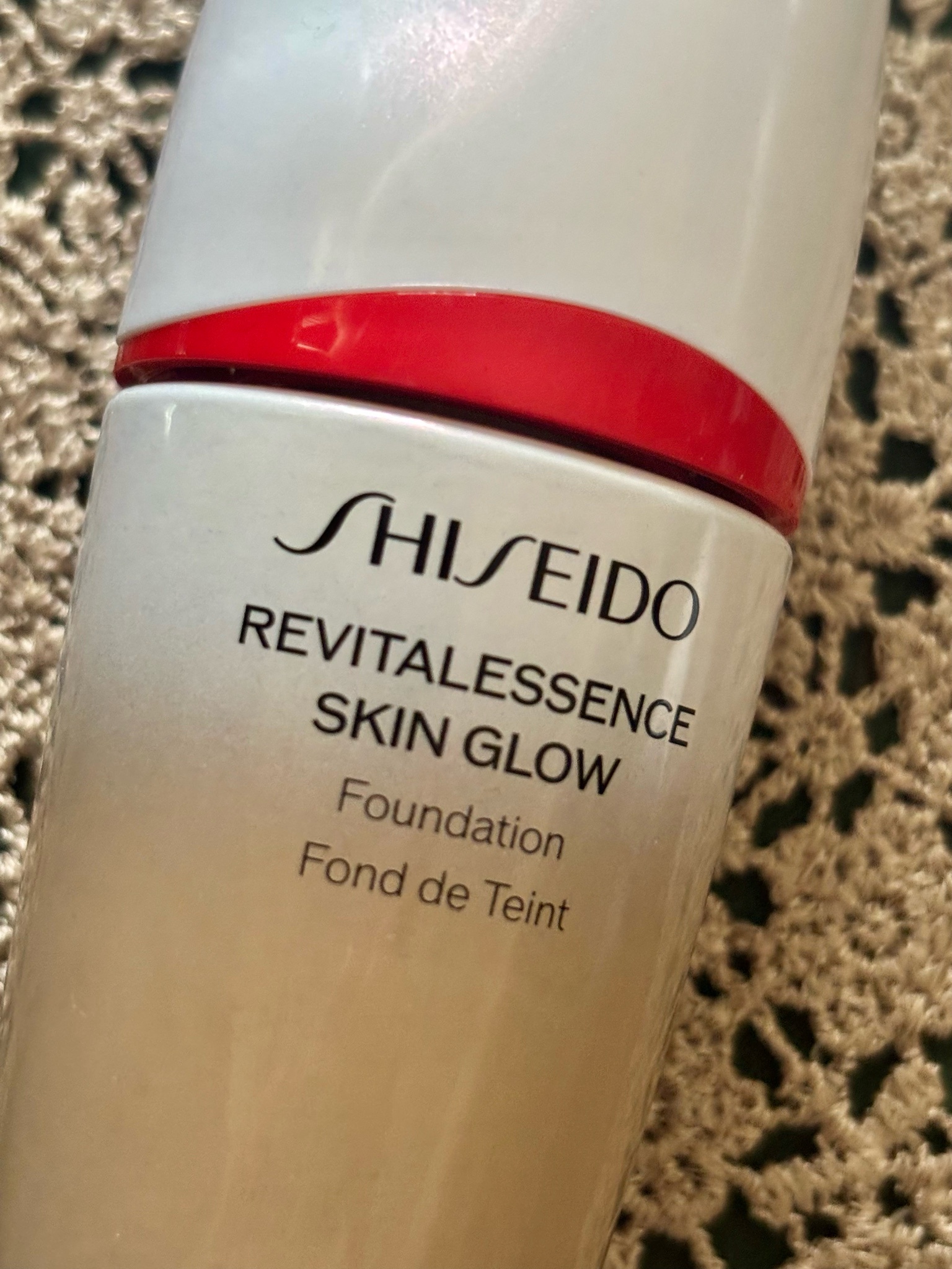 エッセンス スキングロウ ファンデーション / SHISEIDO