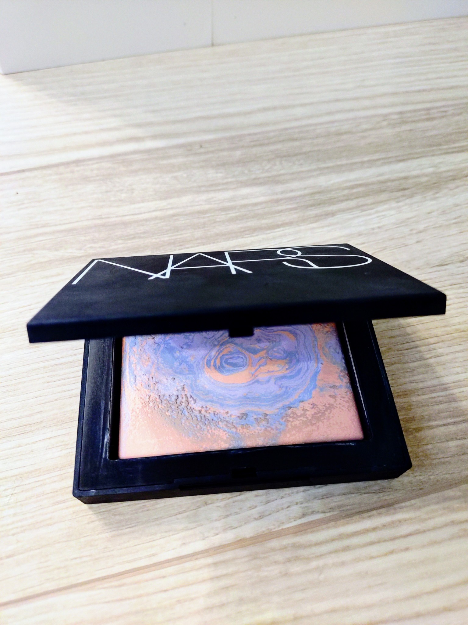 NARS / ライトリフレクティング プリズマティックパウダー 02555