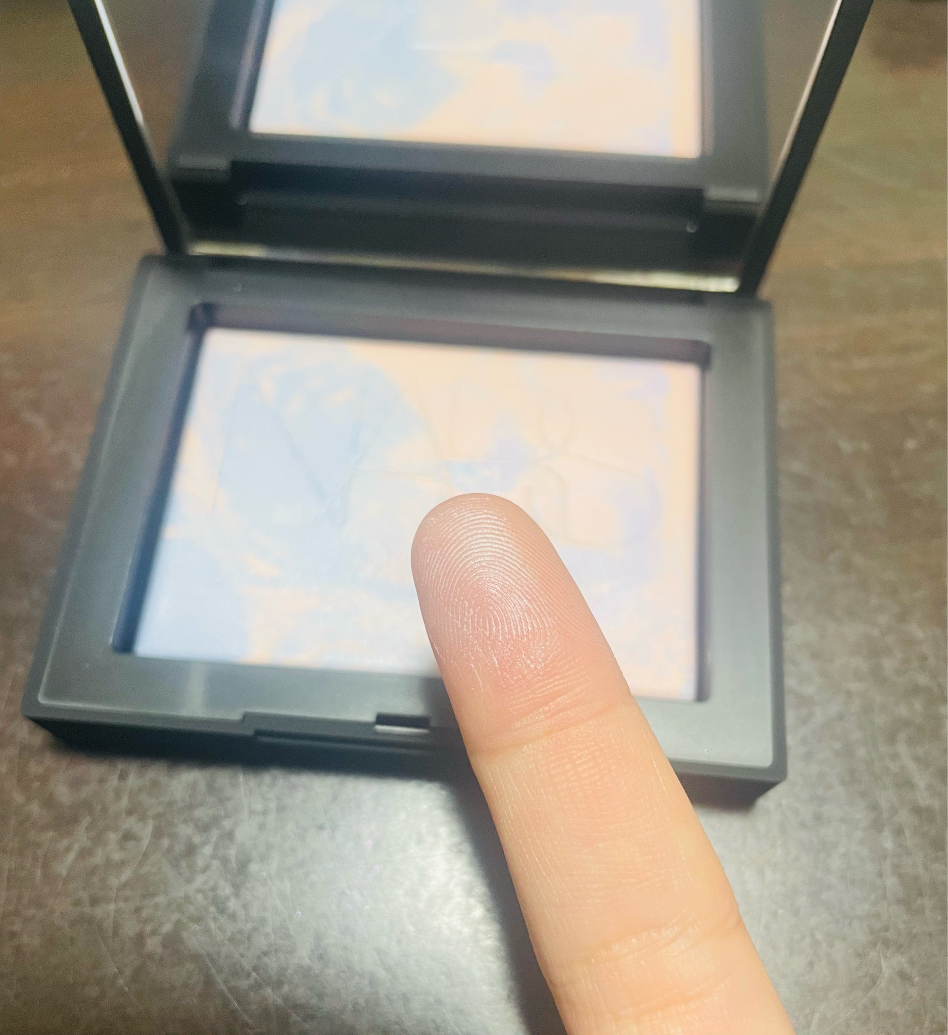 NARS / ライトリフレクティング プリズマティックパウダーの公式