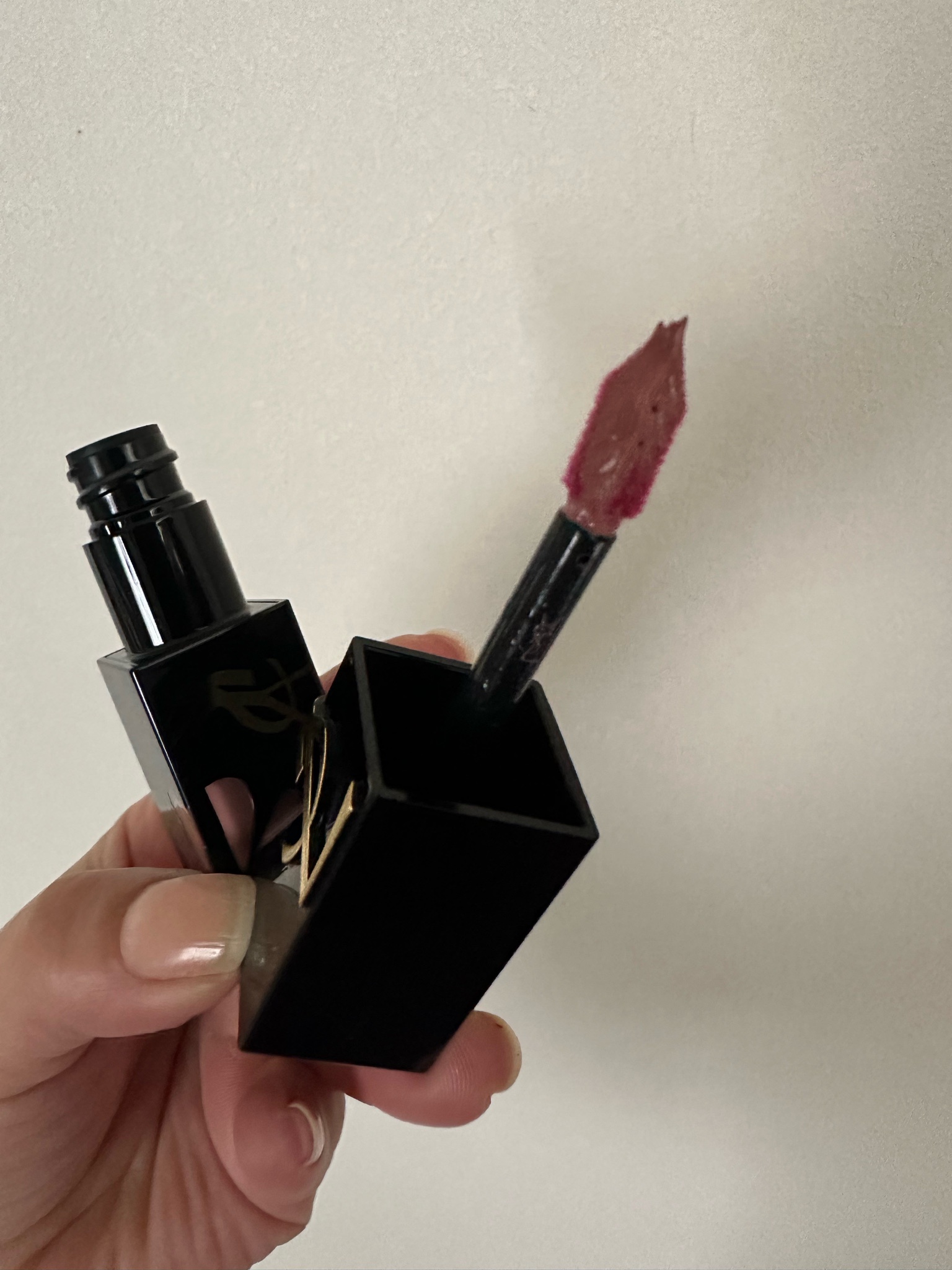 イヴ・サンローラン / YSL ザ インクス ヴィニルクリームの公式