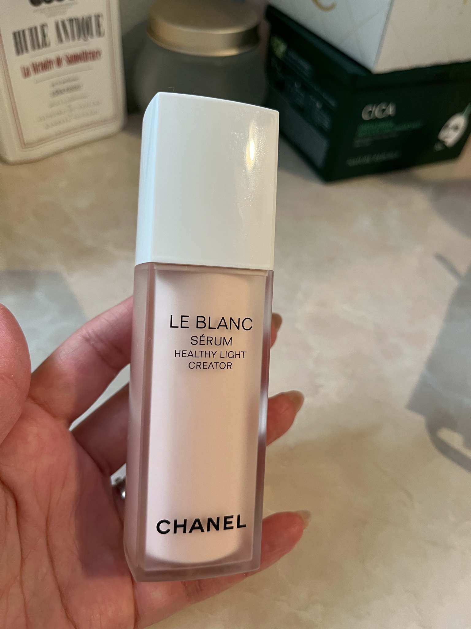 定番の中古商品 CHANEL シャネル ルブランセラム HLCS 50ml aob.adv.br