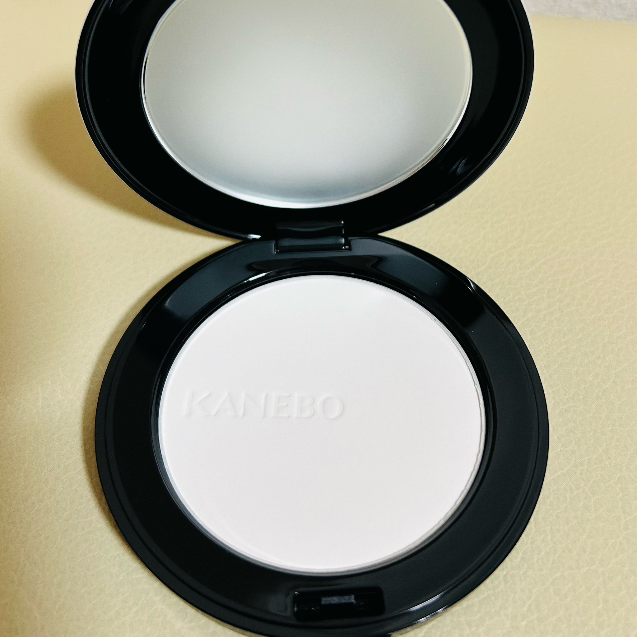 KANEBO / カネボウ クリスタライズドフィックスパウダーの公式