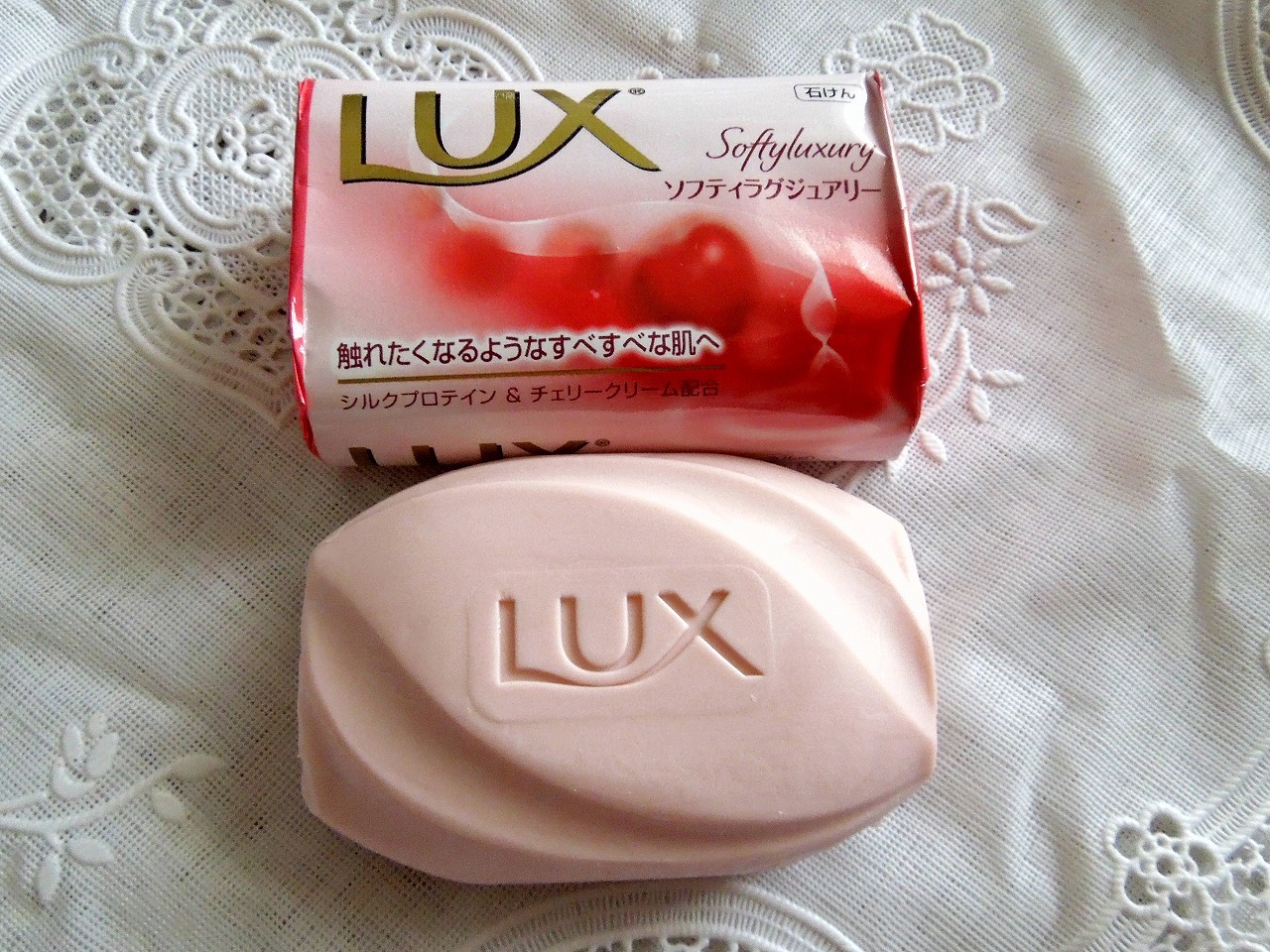 LUX ソフティラグジュアリーの固形石鹸3個 - ボディケア