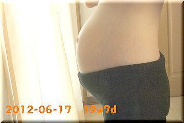 お腹 妊娠１９週７日 Maco Maco さんのブログ Cosme アットコスメ