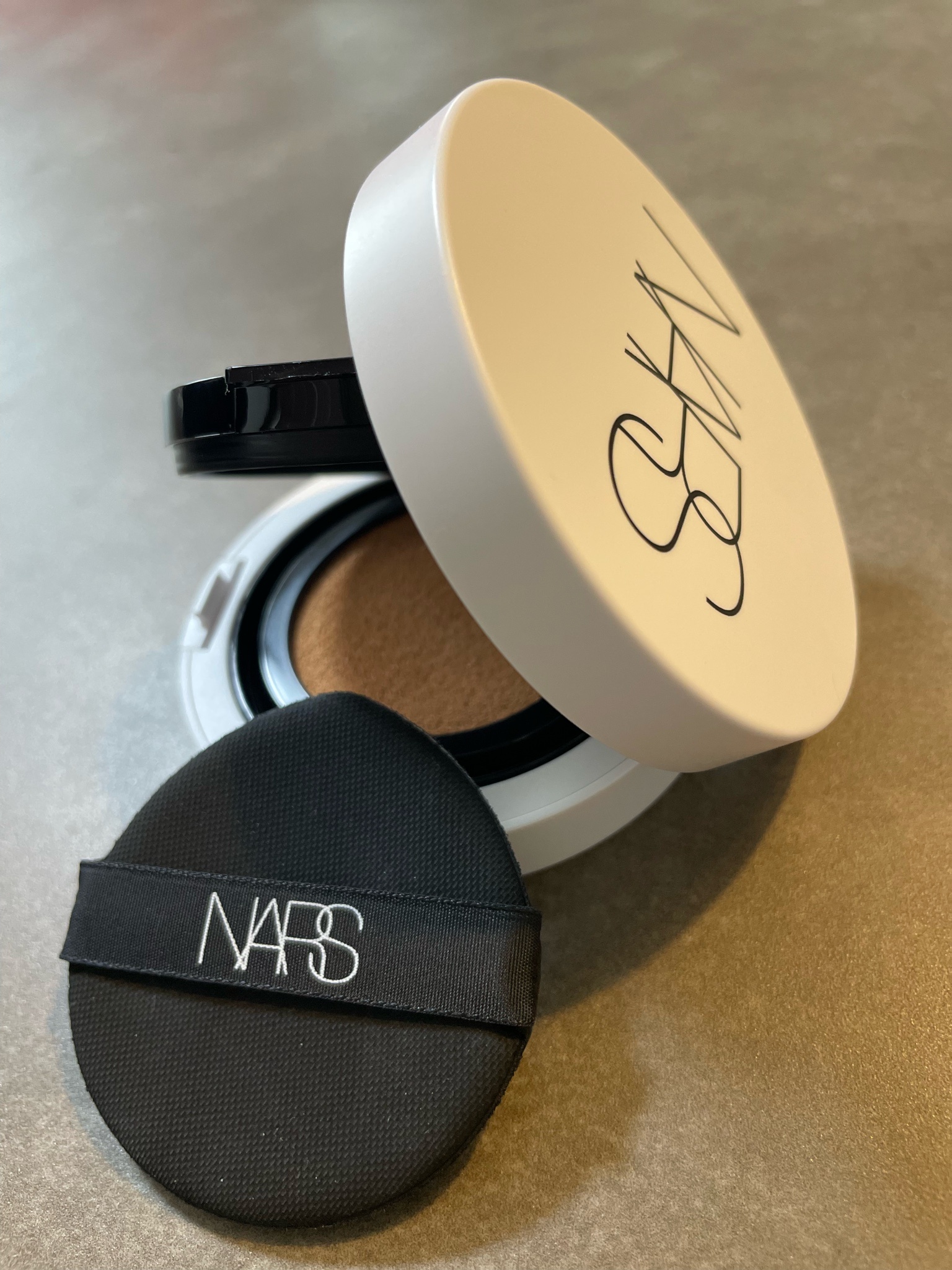 NARS / ライトリフレクティング セラムクッション NARS / ライトリフレクティング セラムクッション