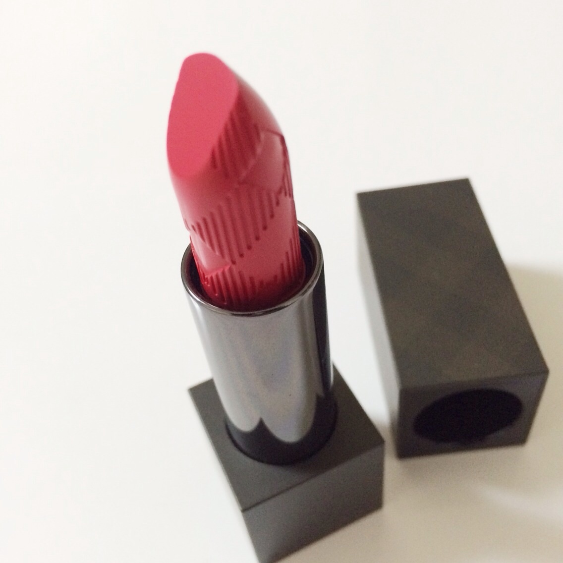 Burberry Beauty / リップベルベット 419 MAGENTA PINKの公式