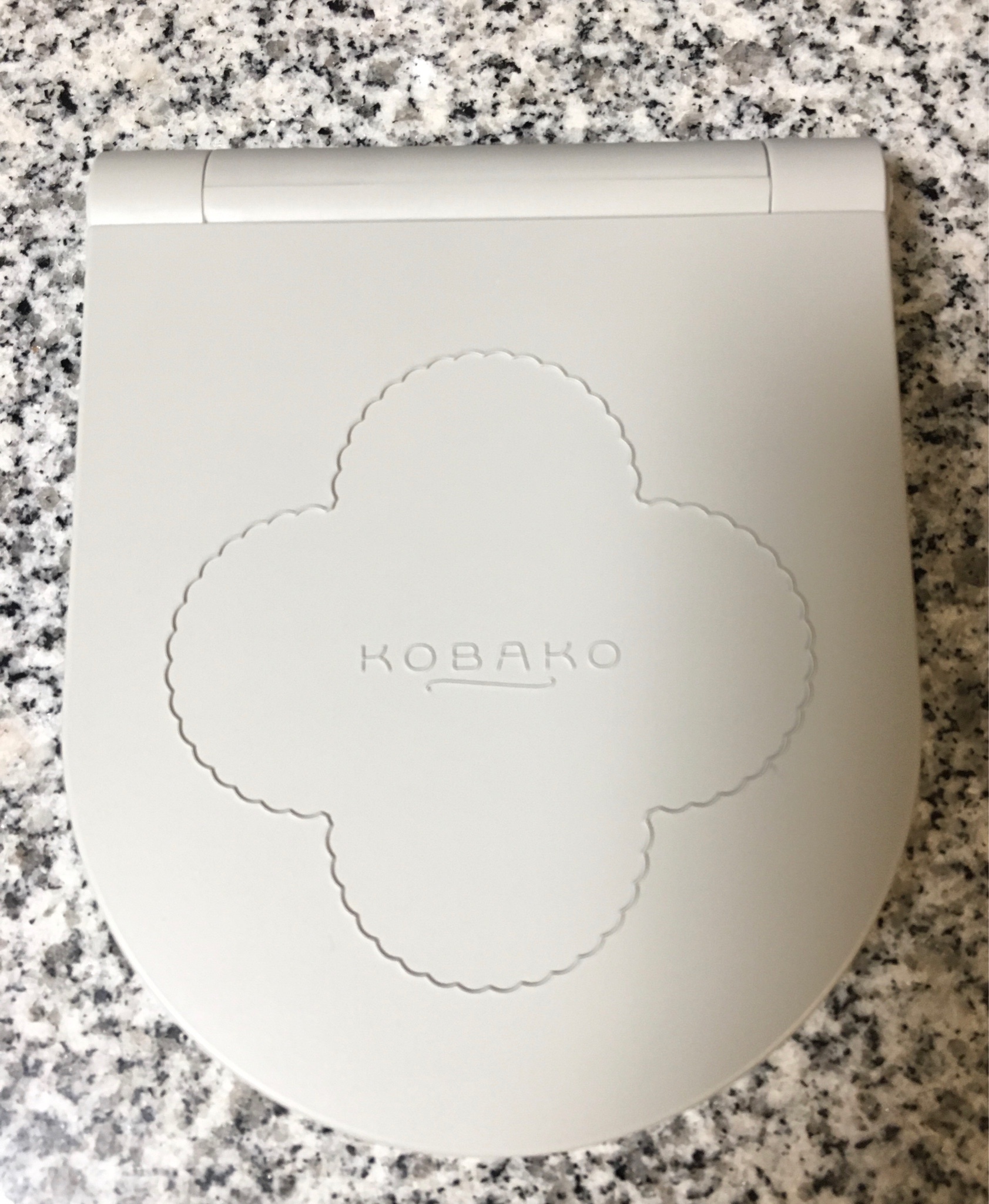 KOBAKO / コスメティックミラーの公式商品情報｜美容・化粧品情報は