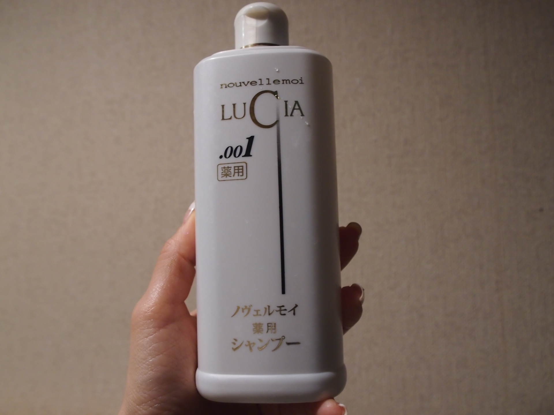 新品未使用4箱】ルチア ノヴェルモイ 薬用ヘアシャンプー