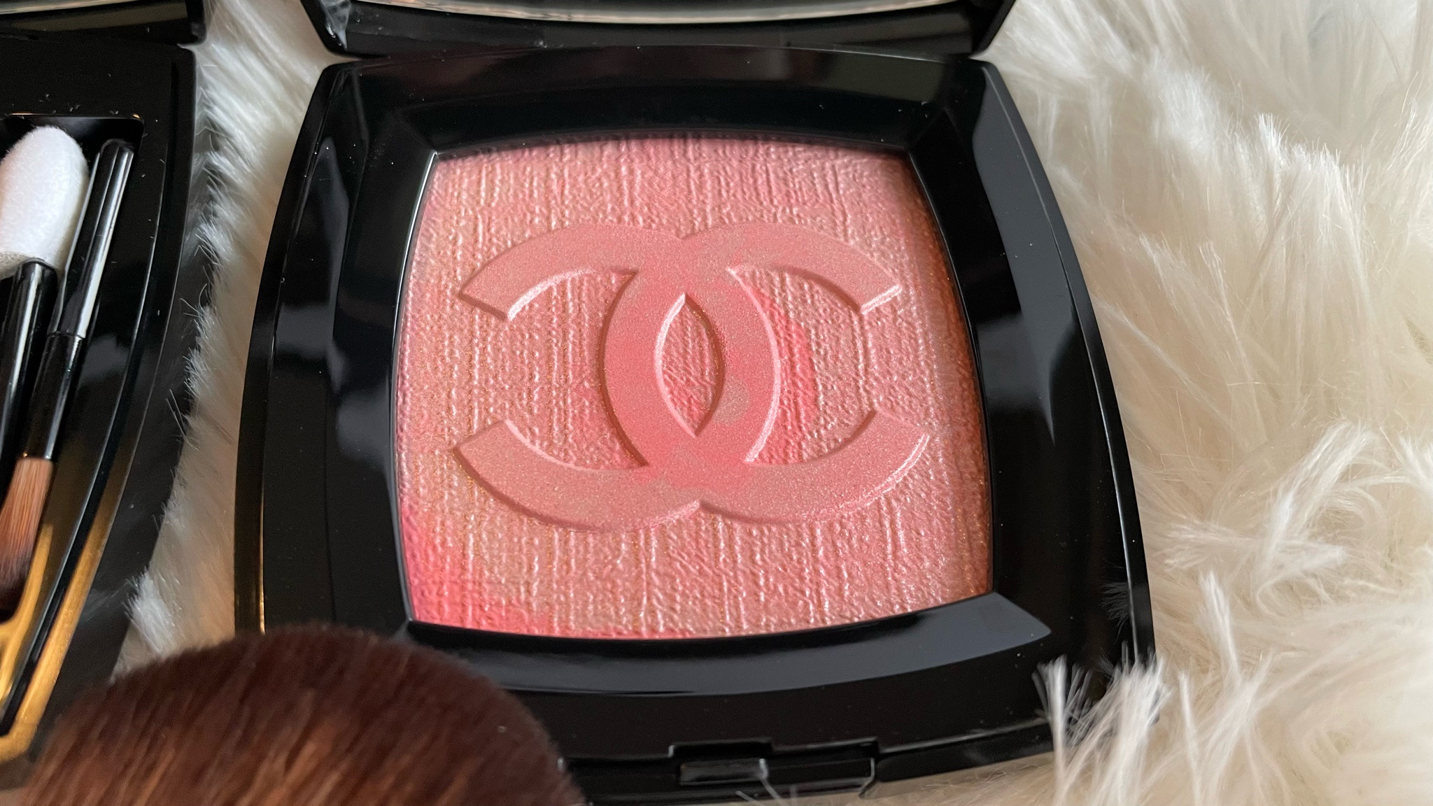 注目の CHANEL ファンテジー ドゥ シャネル チークカラー 限定 チーク