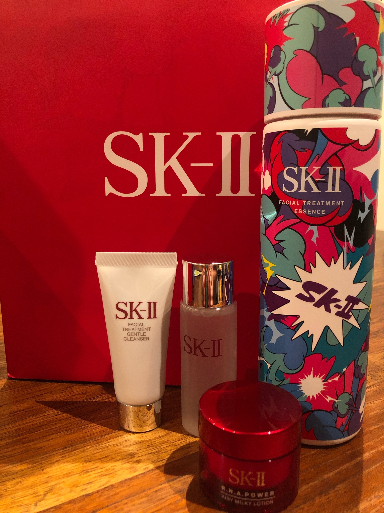 SK-II / フェイシャル トリートメント エッセンス ファンタジスタ 歌麿呂 リミテッド エディション コフレ(レッド/ブルー /ホワイト)の公式商品情報｜美容・化粧品情報はアットコスメ