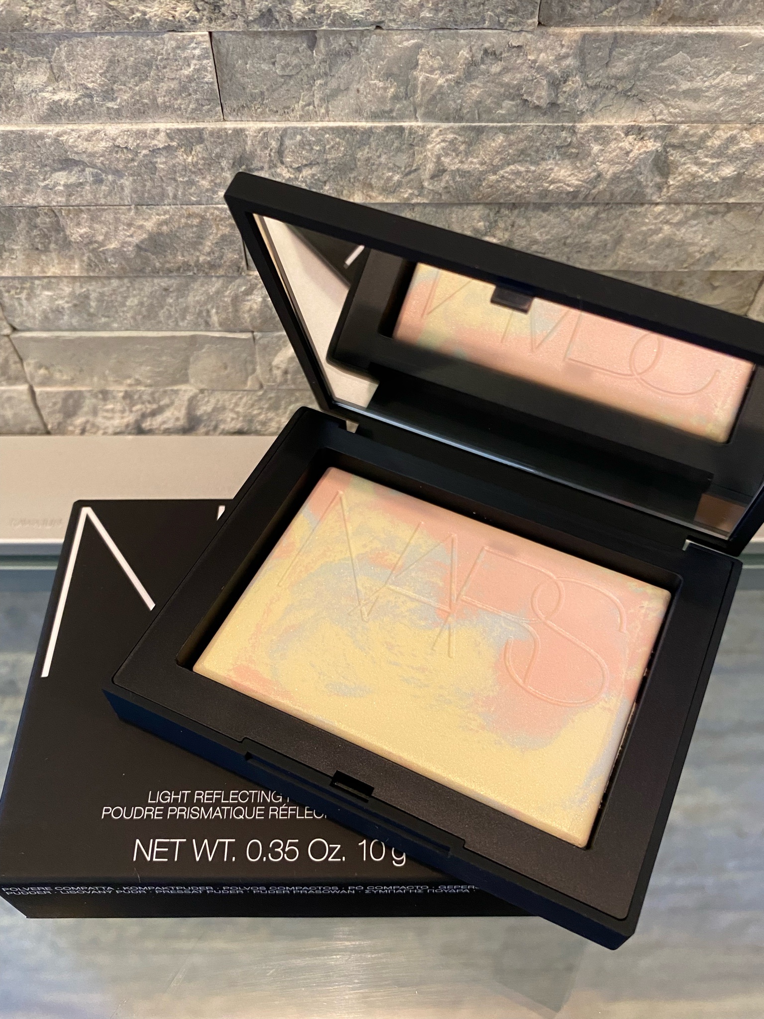 NARS / ライトリフレクティング プリズマティックパウダー 02555の公式