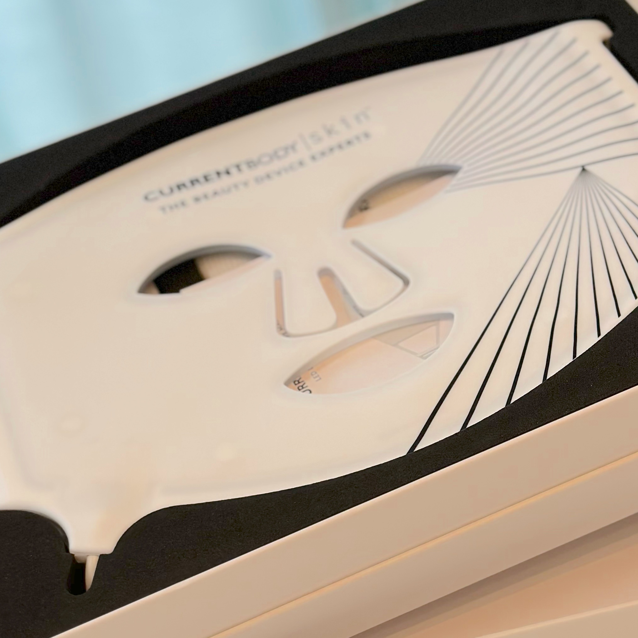 CurrentBody Skin / LEDライトセラピーマスク シリーズ1の商品