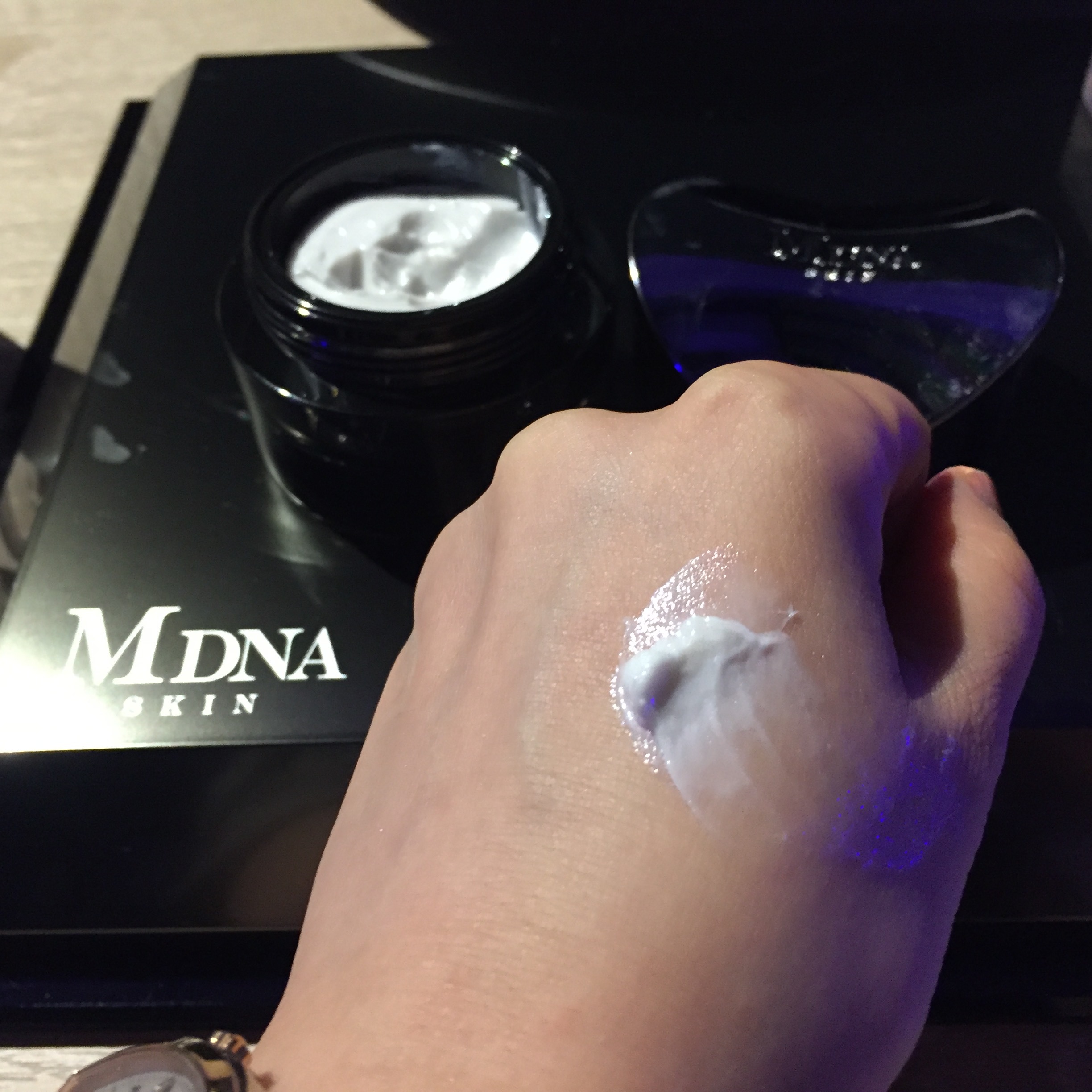 MDNA SKIN / THE FINISHING CREAMの公式商品情報｜美容・化粧品