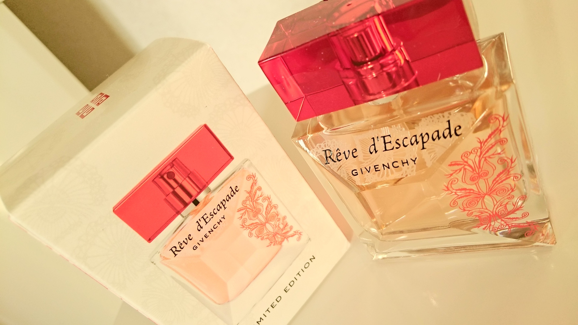 ジバンシイ GIVENCHY ワンプッシュ新品同様 エールエスカパード 50ml-