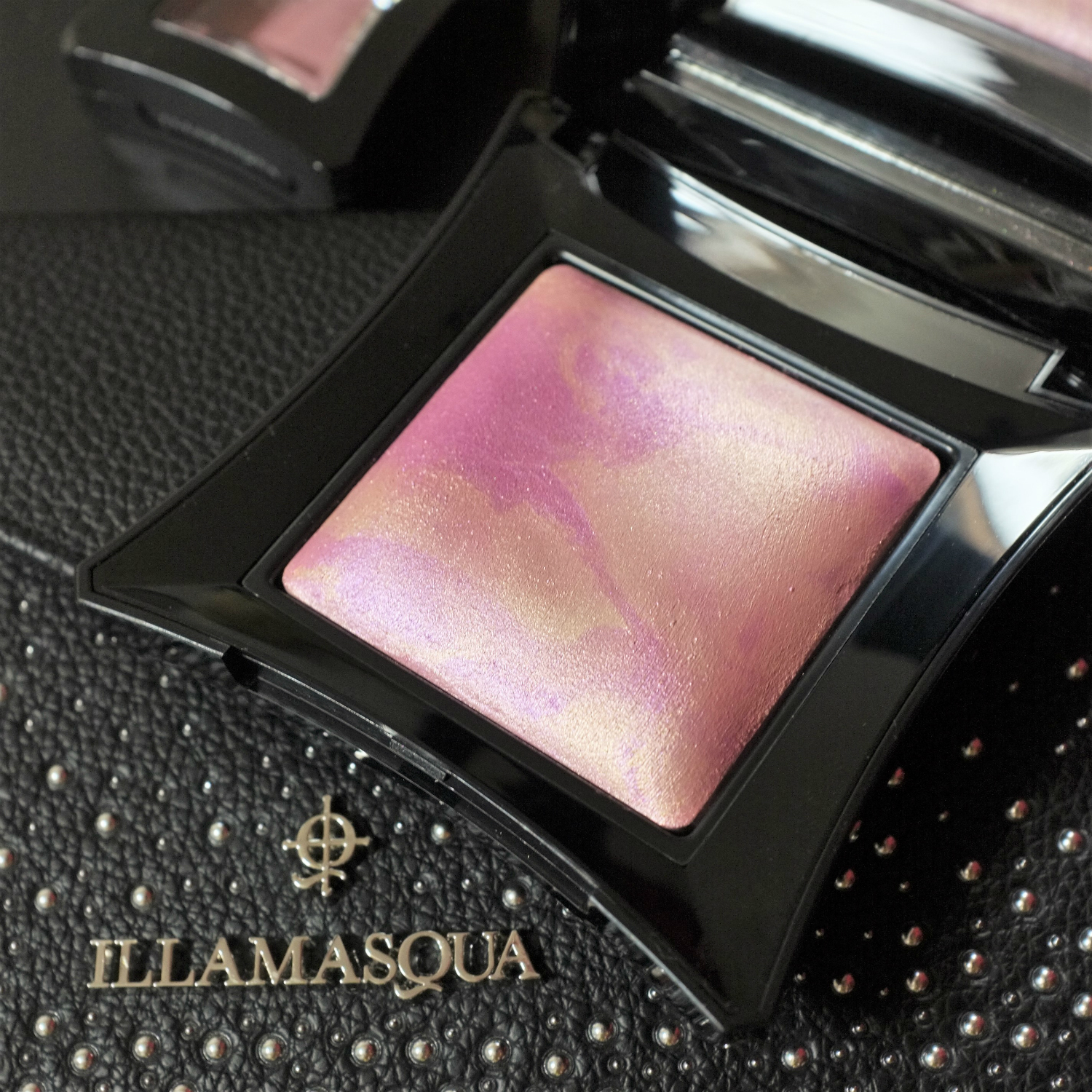 illamasqua コレクション パウダーチーク