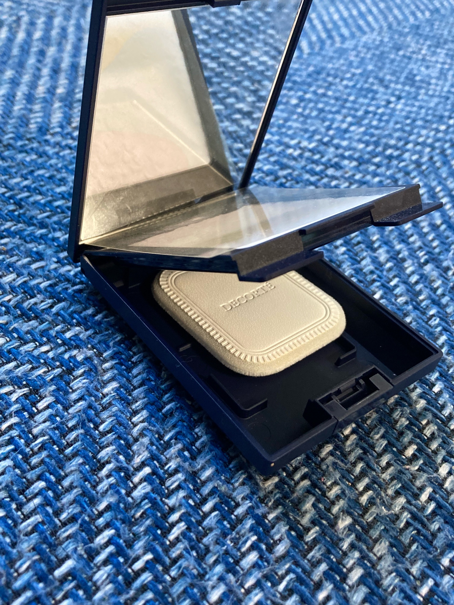 コスメデコルテ / ウィンターダズル コレクションの公式商品情報