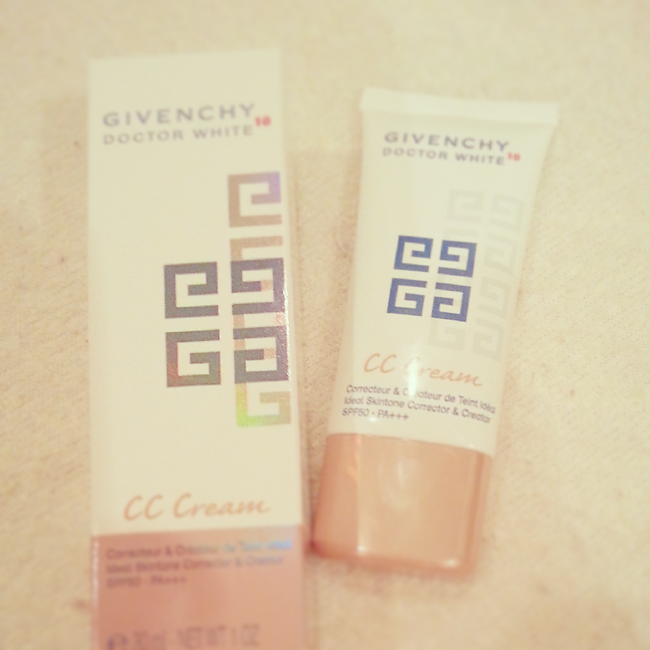 GIVENCHY 
DW 10 CCクリーム 30ml