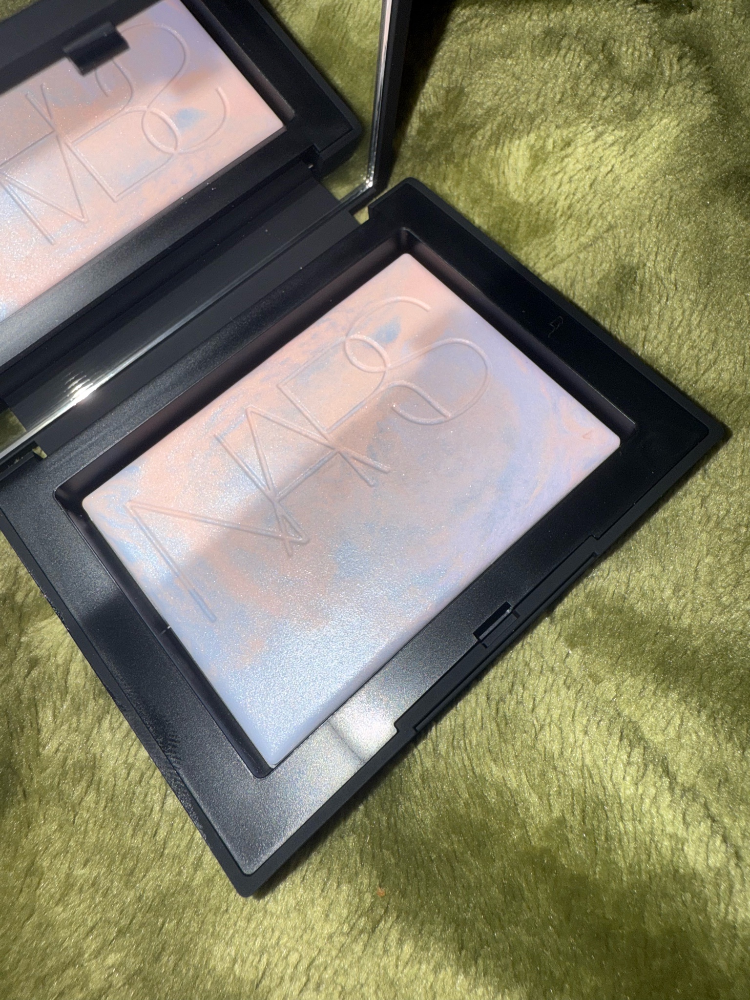 NARS / ライトリフレクティング プリズマティックパウダー 03878
