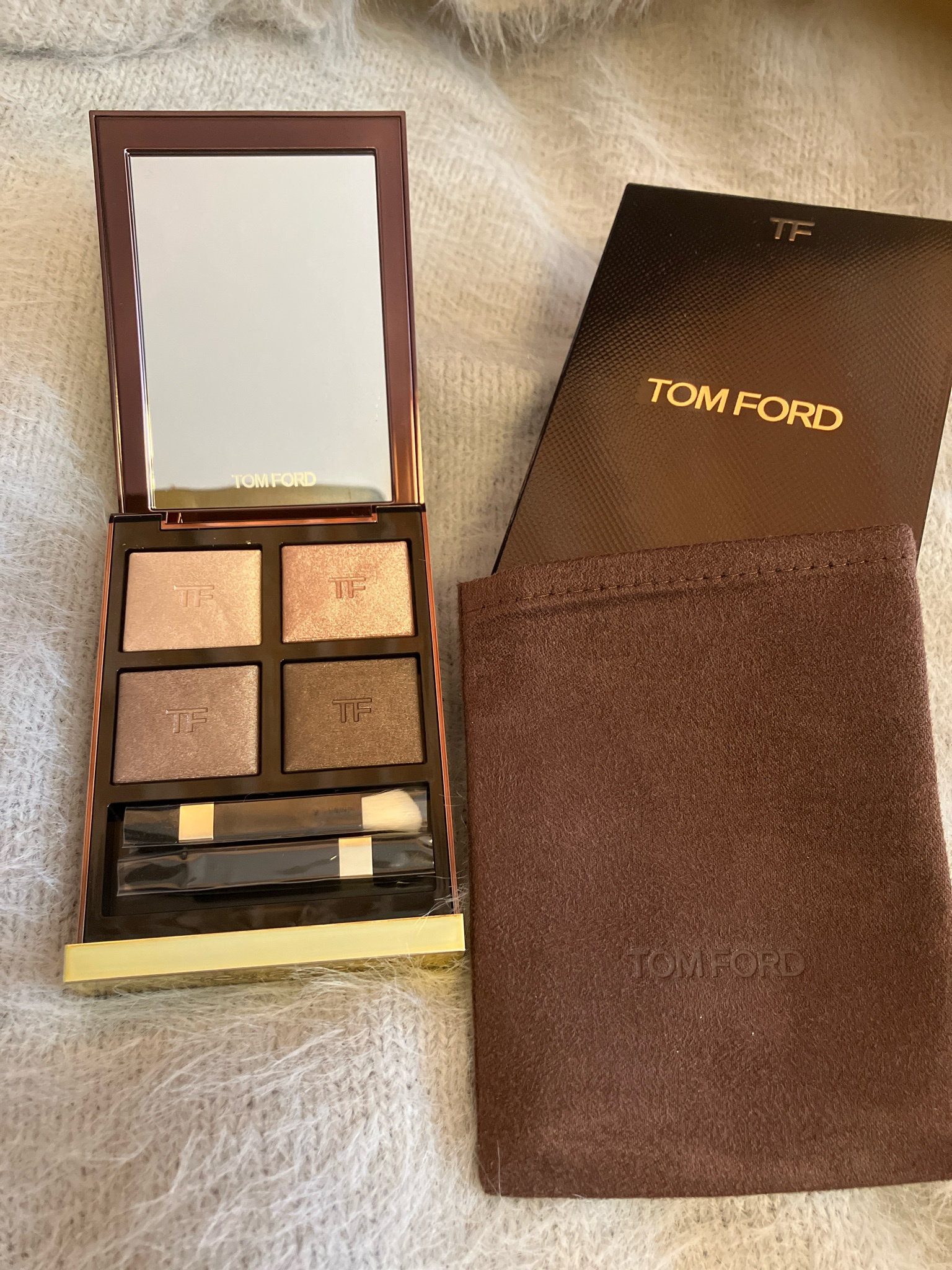 割引クーポンセール 1度のみ使用【USED】TOM FORD アイカラークォード