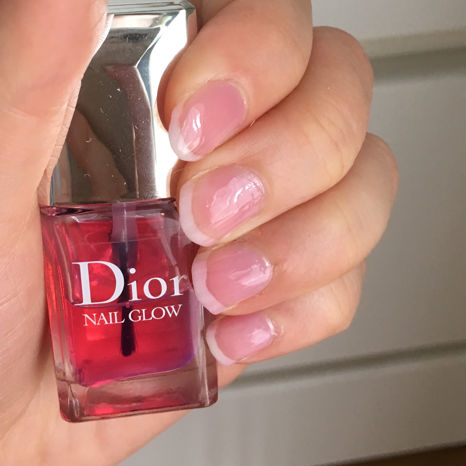 もらって嬉しい出産祝い Dior NAIL GLOW ディオール ネイル グロウ