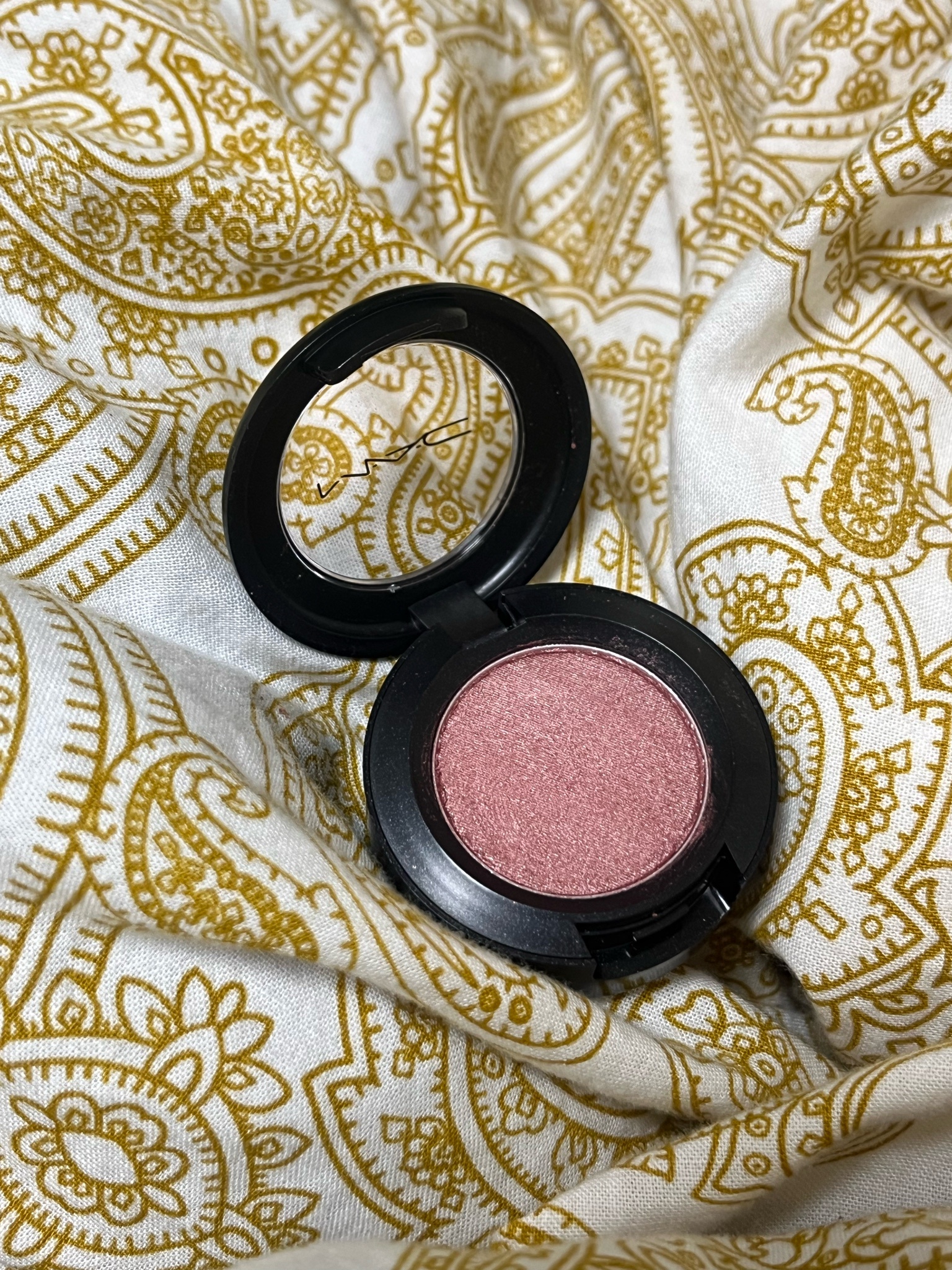 M・A・C / スモール アイシャドウの公式商品情報｜美容・化粧品
