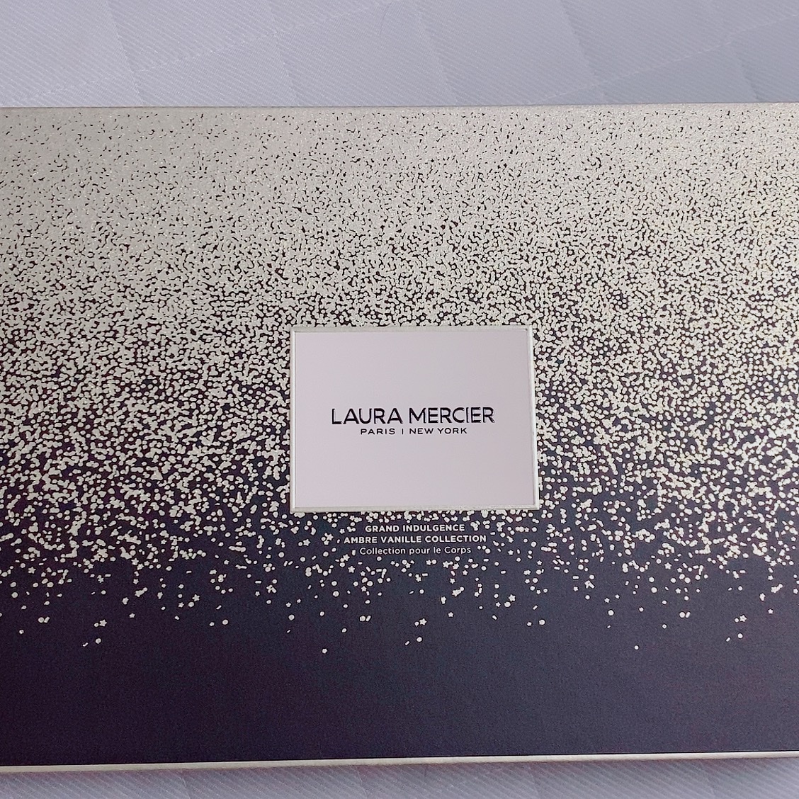 laura mercier リュクス インダルジェンス アンバーバニラ