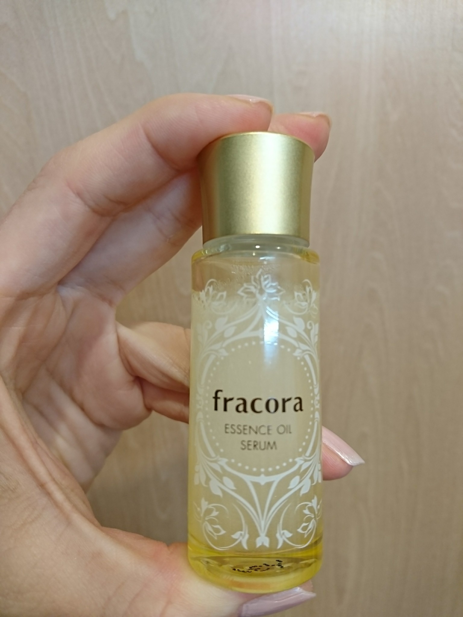 FRACORA / エッセンスオイル美容液の公式商品情報｜美容・化粧品情報は