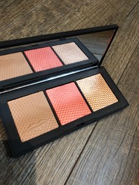 NARS / ザ ベール チークパレットの公式商品情報｜美容・化粧品情報は 