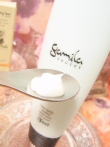 seacret　ハンドクリーム　フットクリーム　シークレット gamila secret】フットバーム ｜フットケア｜Cosme Kitchen