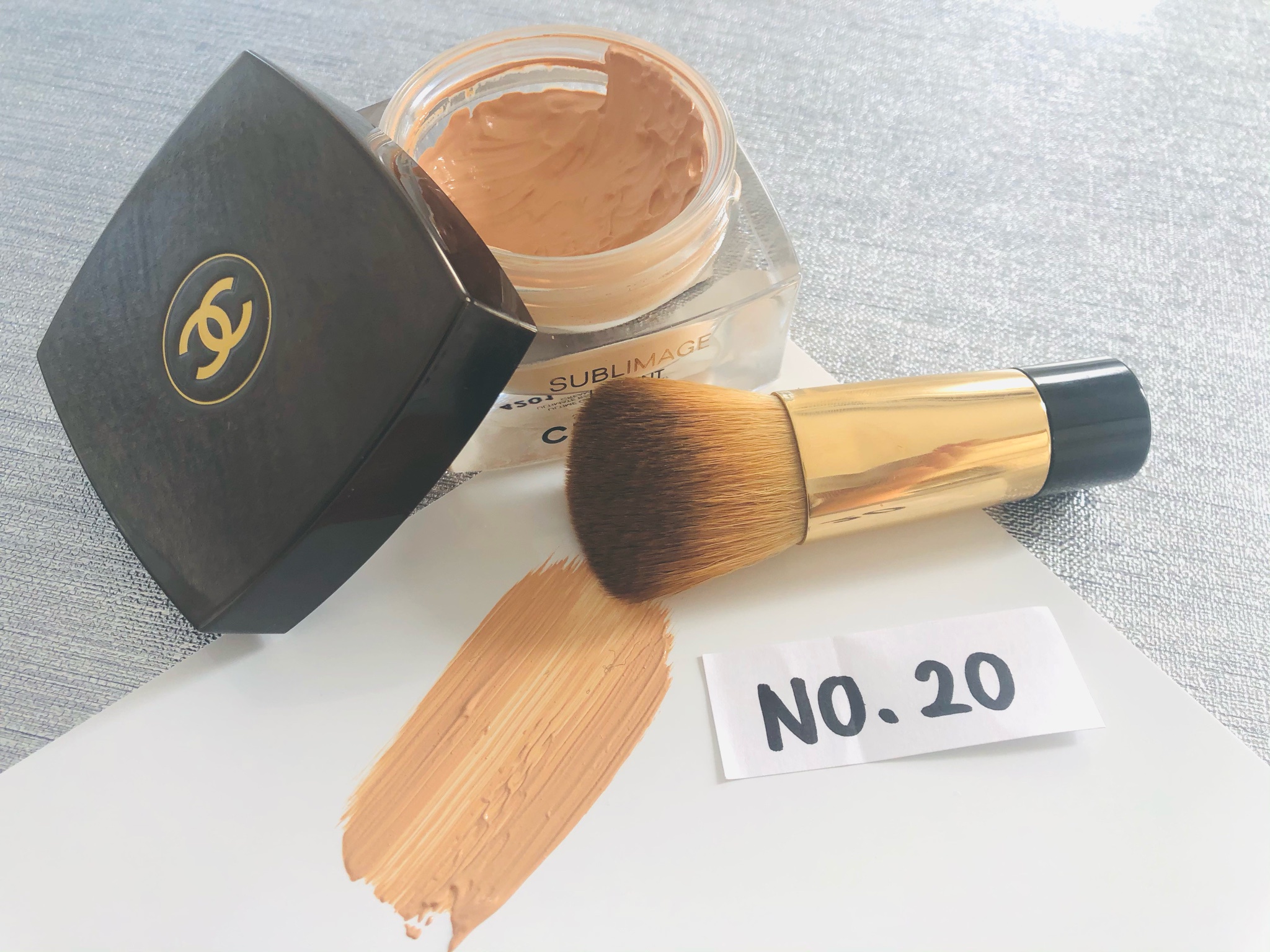 CHANEL シャネル サブリマージュ ル タン 20 ベージュ 30g colquittga.org