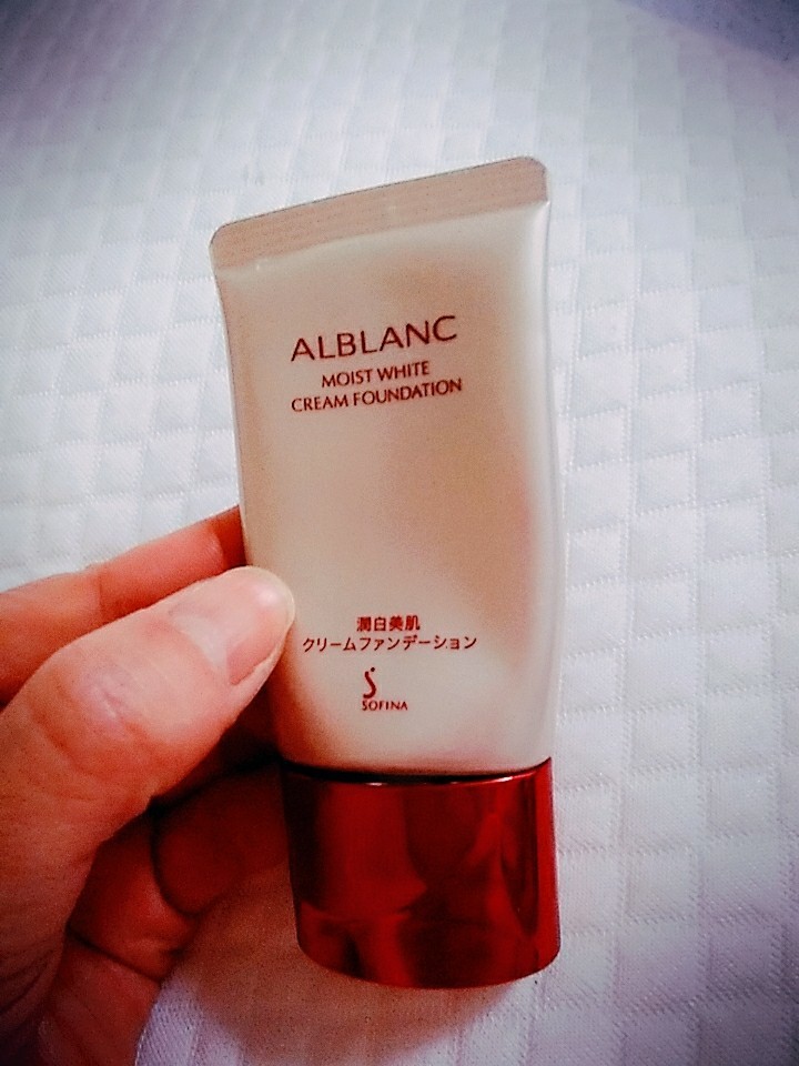 ALBLANC(アルブラン) / 潤白美肌クリームファンデーションの公式商品 