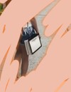 画像のバッグがどこのブランドか知りたいです。