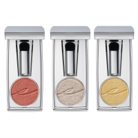 印象的なまなざしを生み出すアイシャドウが限定登場！／RMK