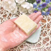 手作り洗顔石鹸 アンティアン クイーン オブ ソープ 「ベイビー」(無香料) / アンティアンへのクチコミ投稿画像