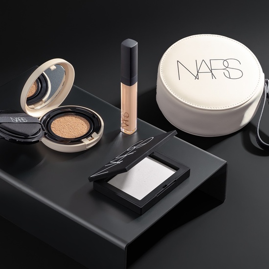 NARS / ＼特製ポーチプレゼント／人気のクッションファンデーションで 