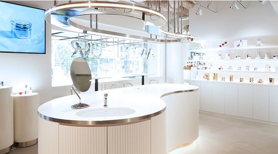 アンプルール / カフェ併設の直営店「AMPLEUR SKINCARE LOUNGE」が東京・銀座でプレオープン中｜美容・化粧品情報はアットコスメ