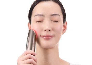 30名様プレゼント】エイジングケア(*1)の真髄となる美顔器のご