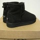 UGG̃~j