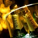 GEGEVhuGolden Glimmer Nightvɂ҂܂