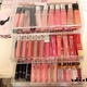Lip gloss est mon major maquillage 